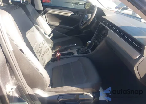 2021 Volkswagen Passat 2.0T Se z USA, uszkodzony, nr VIN 1VWSA7A30MC009161